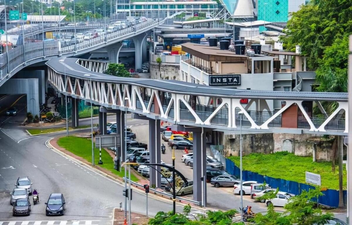 Pangsapuri Short Walk To Custom & Sqaure 3 Brs 8 Pax