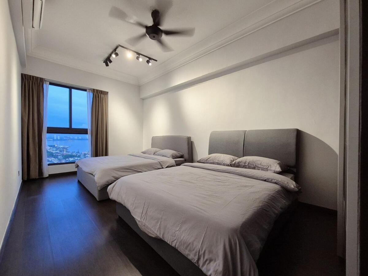 Short Walk To Custom & Sqaure 3 Brs 8 Pax * Johor Bahru