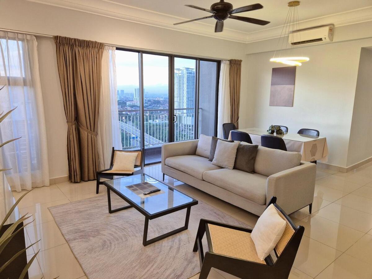 Short Walk To Custom & Sqaure 3 Brs 8 Pax Pangsapuri Johor Bahru