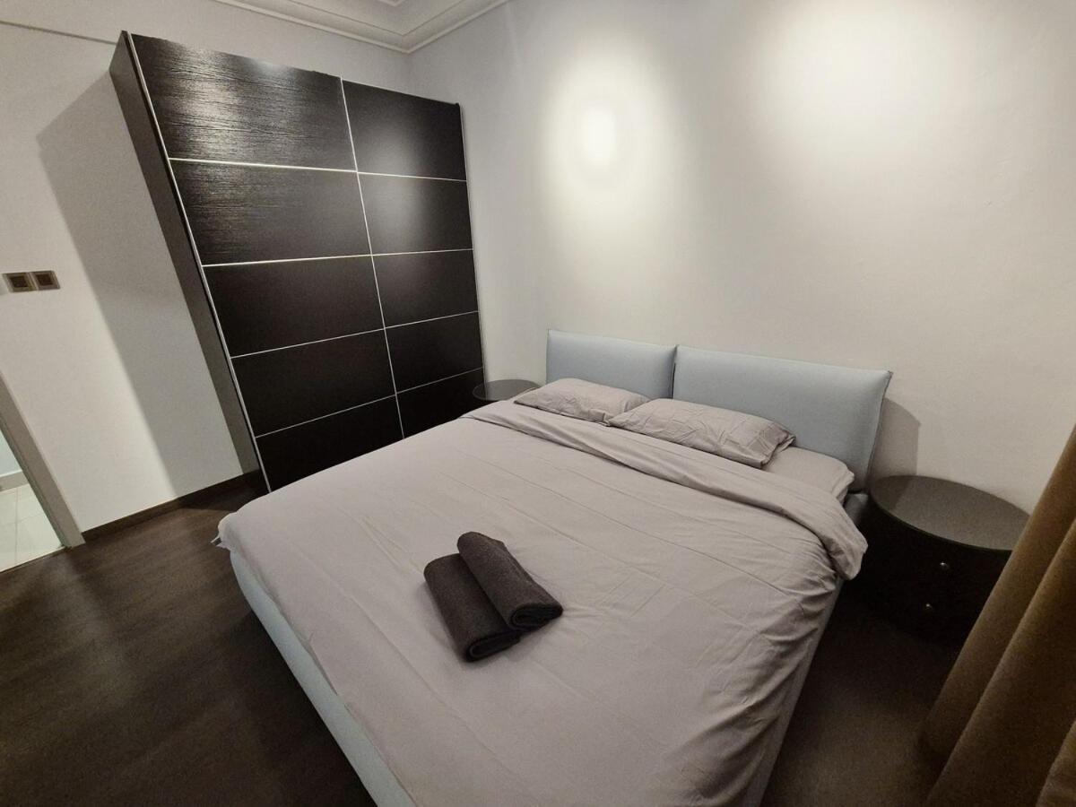 Pangsapuri Short Walk To Custom & Sqaure 3 Brs 8 Pax Johor Bahru