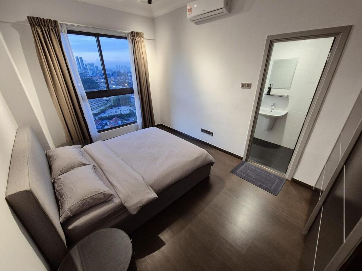 Short Walk To Custom & Sqaure 3 Brs 8 Pax Pangsapuri