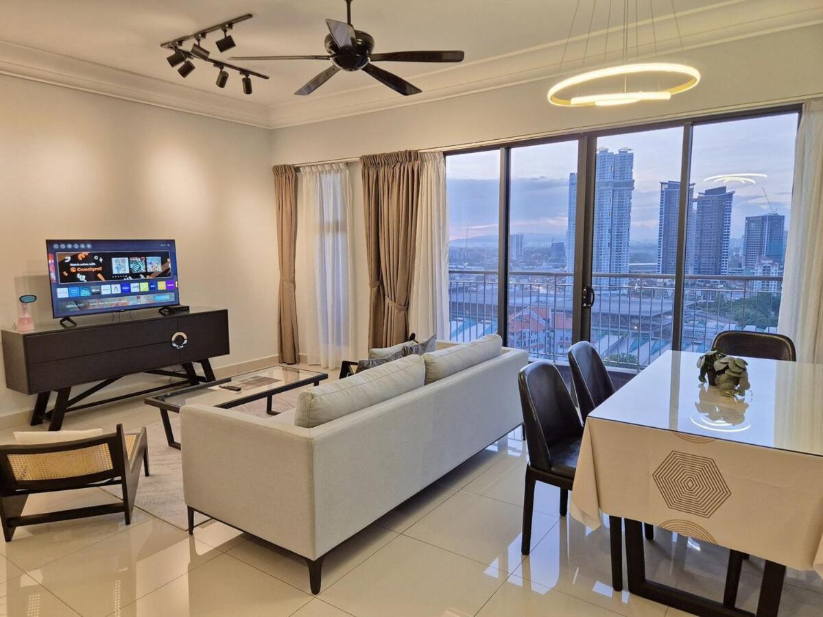Short Walk To Custom & Sqaure 3 Brs 8 Pax Pangsapuri Johor Bahru