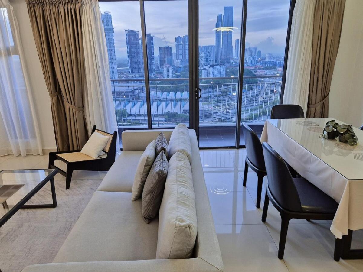 Pangsapuri Short Walk To Custom & Sqaure 3 Brs 8 Pax Johor Bahru