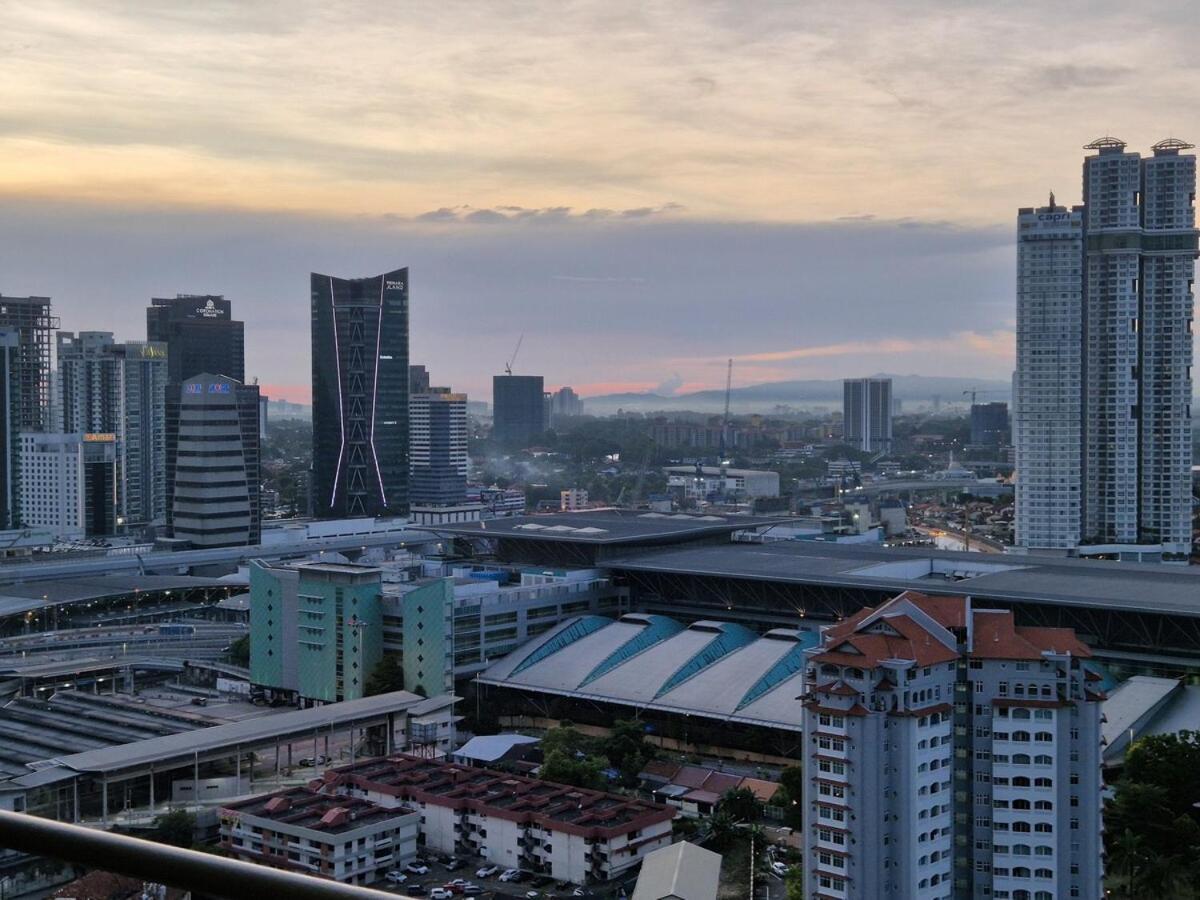 Short Walk To Custom & Sqaure 3 Brs 8 Pax Johor Bahru